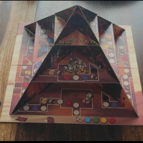 Mickey's Adventures The Curse of the Pharaohs board game like new