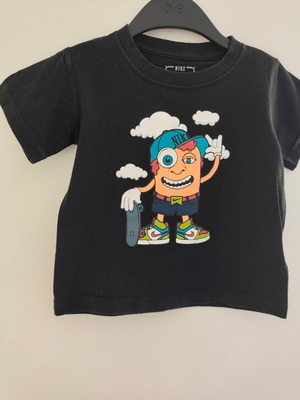 Nike T-shirt unisex 1-2 years like new, black
