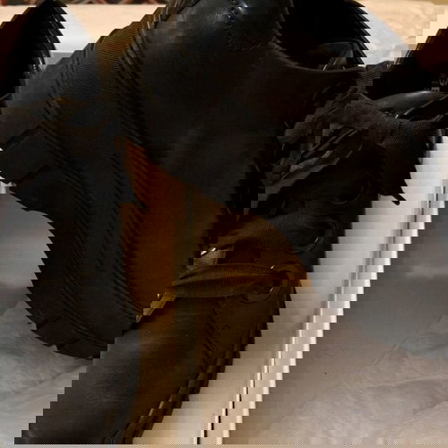 Γυναικεία sneakers Geox No 40 σε μαύρο δέρμα και λουστρίνι, σε άριστη κατάσταση