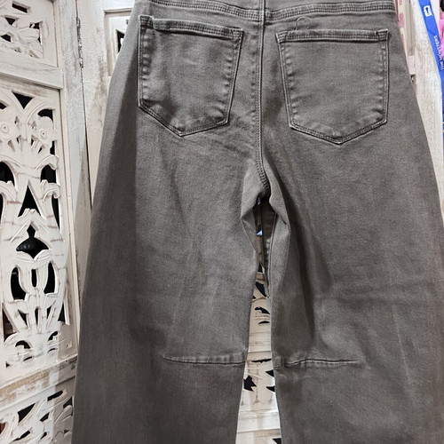 Unique jeans new, brown shade