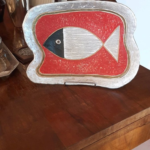 Ceramic handcrafted art piece used with abstract design