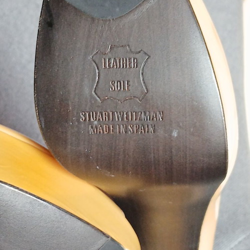 Stuart Weitzman yellow pumps size 40 like new
