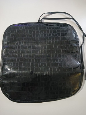 Makeup brush case, black