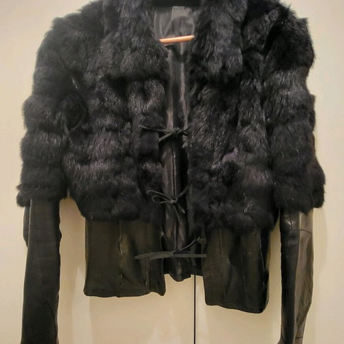 Women's black leather jacket with fur Medium like new