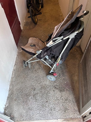 McKlaren stroller used, umbrella type in very good condition