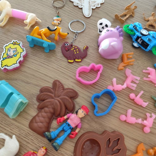 Small toys pack of 60+ like new, ideal for pinatas