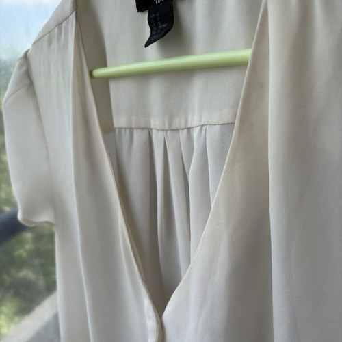 Women's clothing set Large size, like new, includes floral dress and shirts