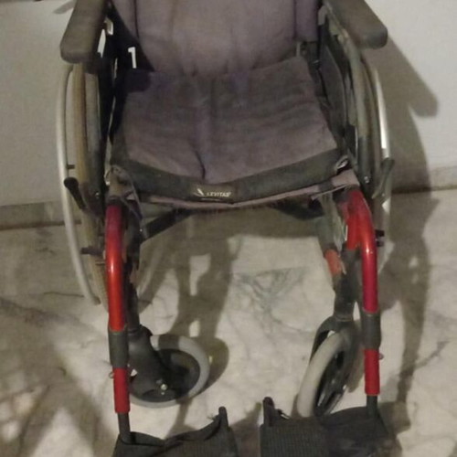 Levitas manual wheelchair, excellent condition