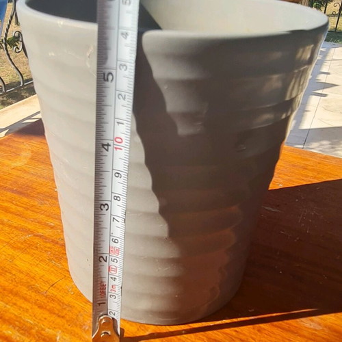 Small ceramic flowerpot with glazing, like new, no drainage hole