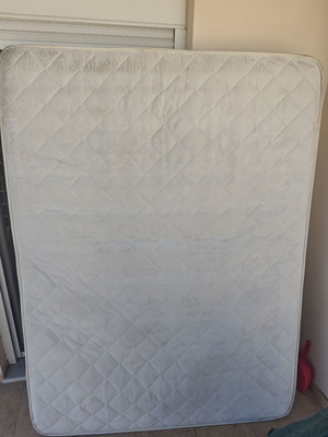 Bed mattress used, dimensions 150x200x16cm