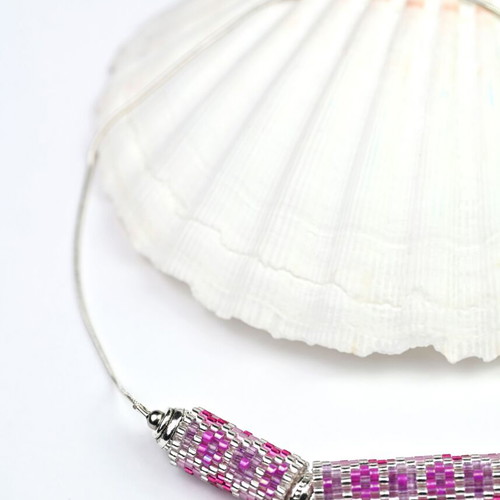 Custom-made necklace in silver with purple flowers