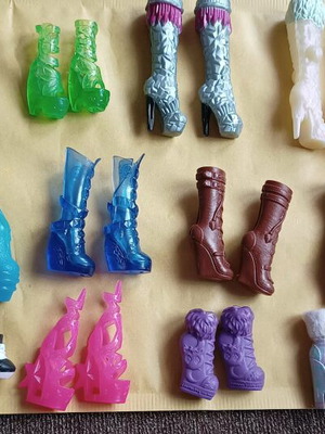 Barbie Monster High and Ever After High accessories like new