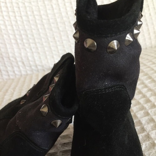 Ash suede ankle boots with fur and studs, size 37, black
