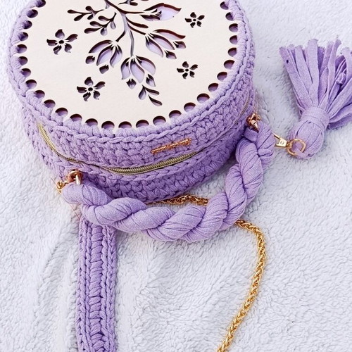 Wooden knitted handmade Calypso bag new lilac with gold chain