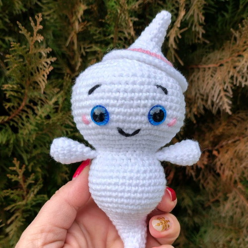 Crochet Casper doll with hat, new