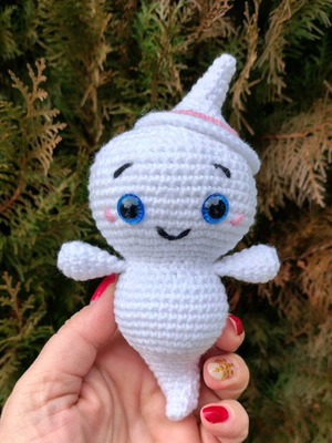 Crochet Casper doll with hat, new