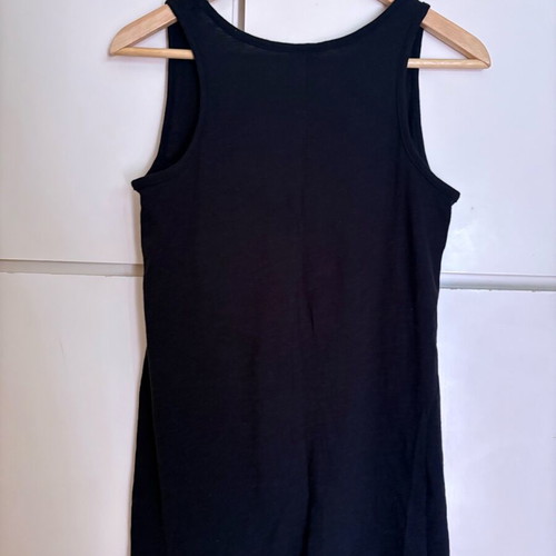 Black women's sleeveless top with asymmetric hem Medium like new