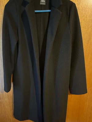 Zara coat like new, size medium, black
