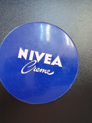 Μεταλλικό κουτάκι Nivea μεταχειρισμένο