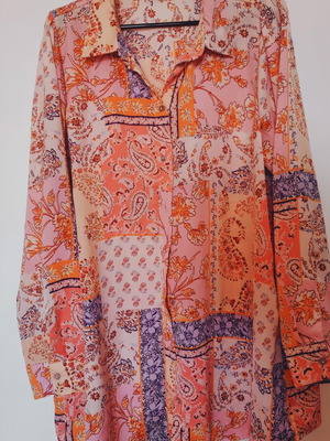 Only satin long shirt large, like new, multicolor