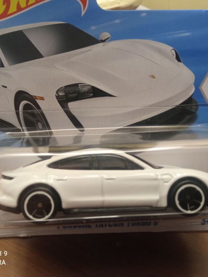 Hot Wheels Porsche Taycan Turbo S καινούργιο, λευκό μεταλλικό