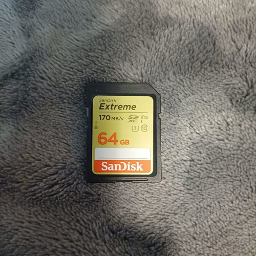 Panasonic Lumix FZ82D camera like new with Sandisc Extreme 64GB SDXC
