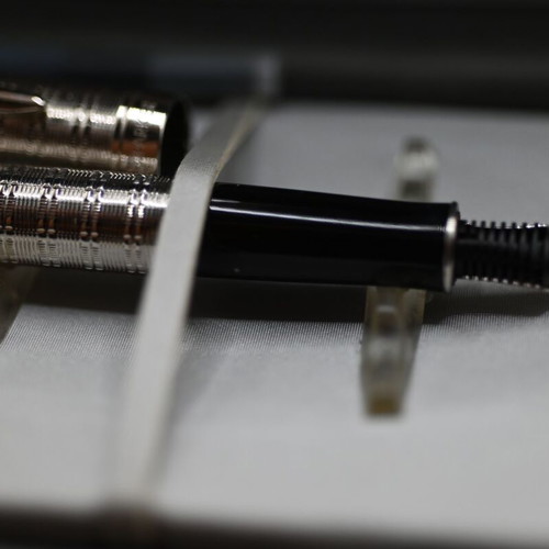 Parker Sonnet ST Tartan Pattern Fountain Pen Silver new