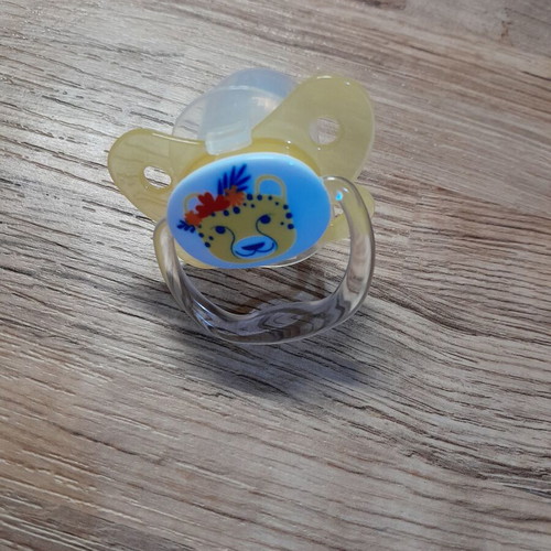 Mr Brown pacifiers new, set of 4, unused