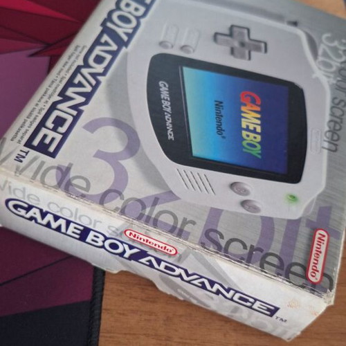 Gameboy Advance white used with link cable and box