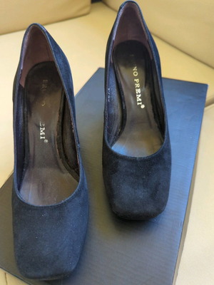 Bruno Premi black suede pumps like new, square toe