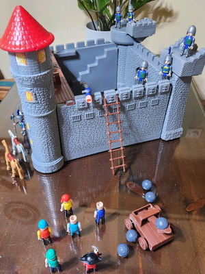 Vintage Knight Castle 6445 used, for collectors and diorama