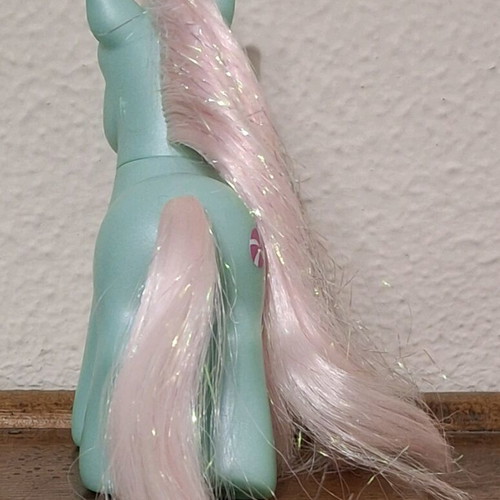 My Little Pony Minty G3 2006 Christmas Winter collectible figure like new