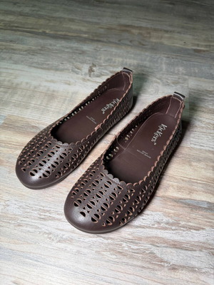 Kickers leather ballet flats brown perforated slip-on shoes EU 37