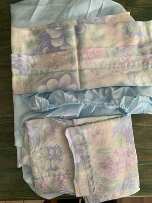 Pablo’s satin blue printed bed sheet set new