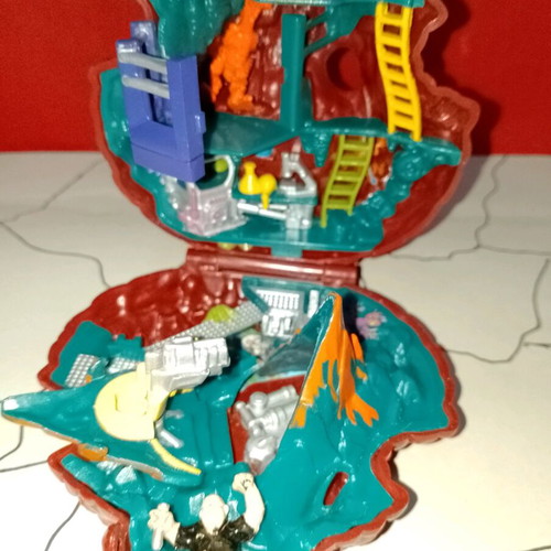 Mighty Max Blows Up Dino Lab like new, with dinosaur
