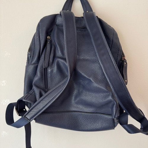 Leather backpack like new, blue