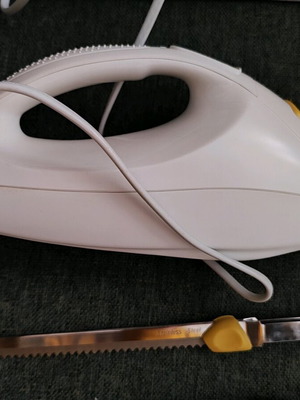 Bluesky electric knife new with two stainless steel blades