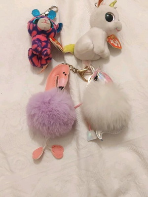 Keychain pack of 4 pieces