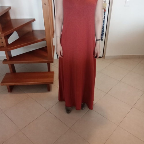 Long flowy dress in brick color like new
