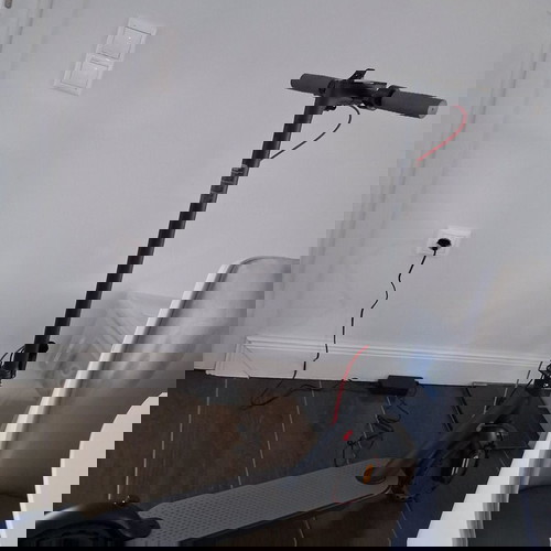 Escooter σαν καινούργιο, ταχύτητα 33 χλμ/ώρα, αυτονομία 30 χλμ