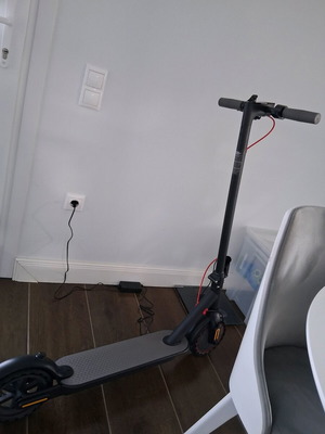 Escooter like new, speed 33 km/h, range 30 km