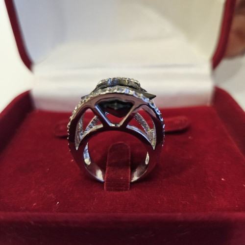 Ring with black accent used