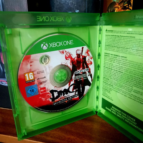 Devil May Cry Definitive Edition Xbox One game like new, English version