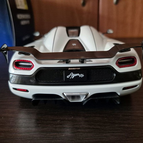 Koenigsegg Agera RS Autoart 1/18 new, white/carbon