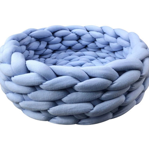 Round dog and cat bed like new, blue