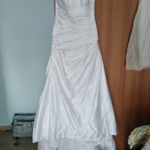 Pronovias wedding dress like new, size L, white