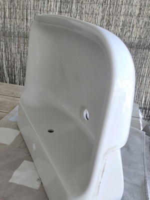 Large wall-mounted sink Ideal Standard
