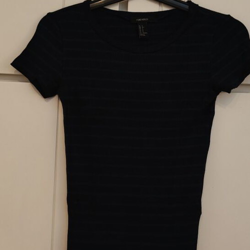 Forever 21 short-sleeve blouse like new, size S, black and green