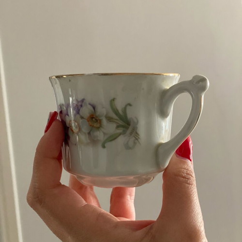 Vintage cup set used, 4 pieces with gold details