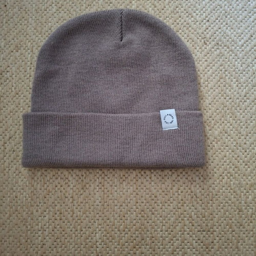 Beige knit cap like new